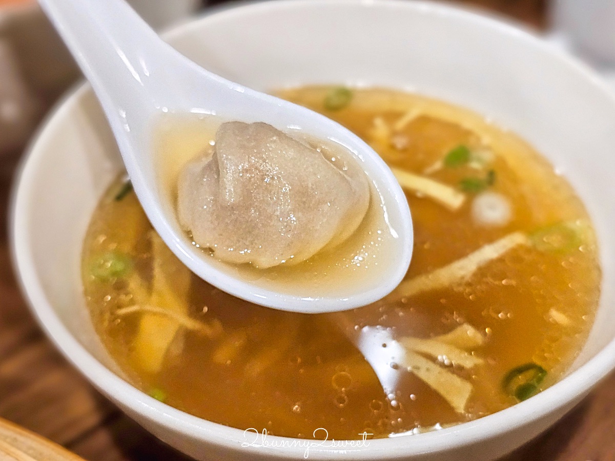 小巨蛋美食「京鼎小館」不輸鼎泰豐!! 日本客人超愛的隱藏版小籠包、排骨蛋炒飯店家 @兔兒毛毛姊妹花