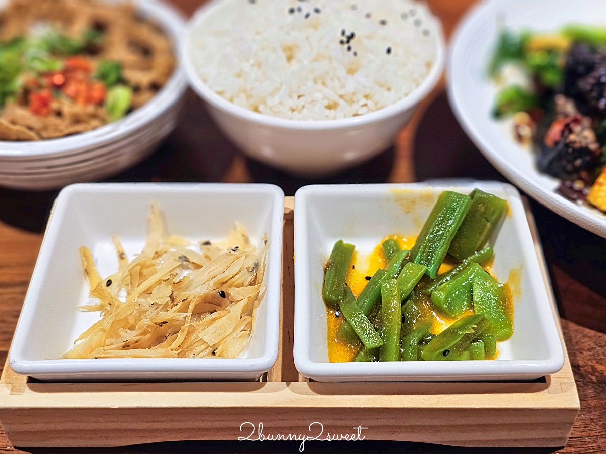 小巨蛋美食「十二月 粥品 茶飲 私房菜」黃仁勳也愛的豪華版清粥小菜餐廳，喝茶聊天吃宵夜好地方 @兔兒毛毛姊妹花