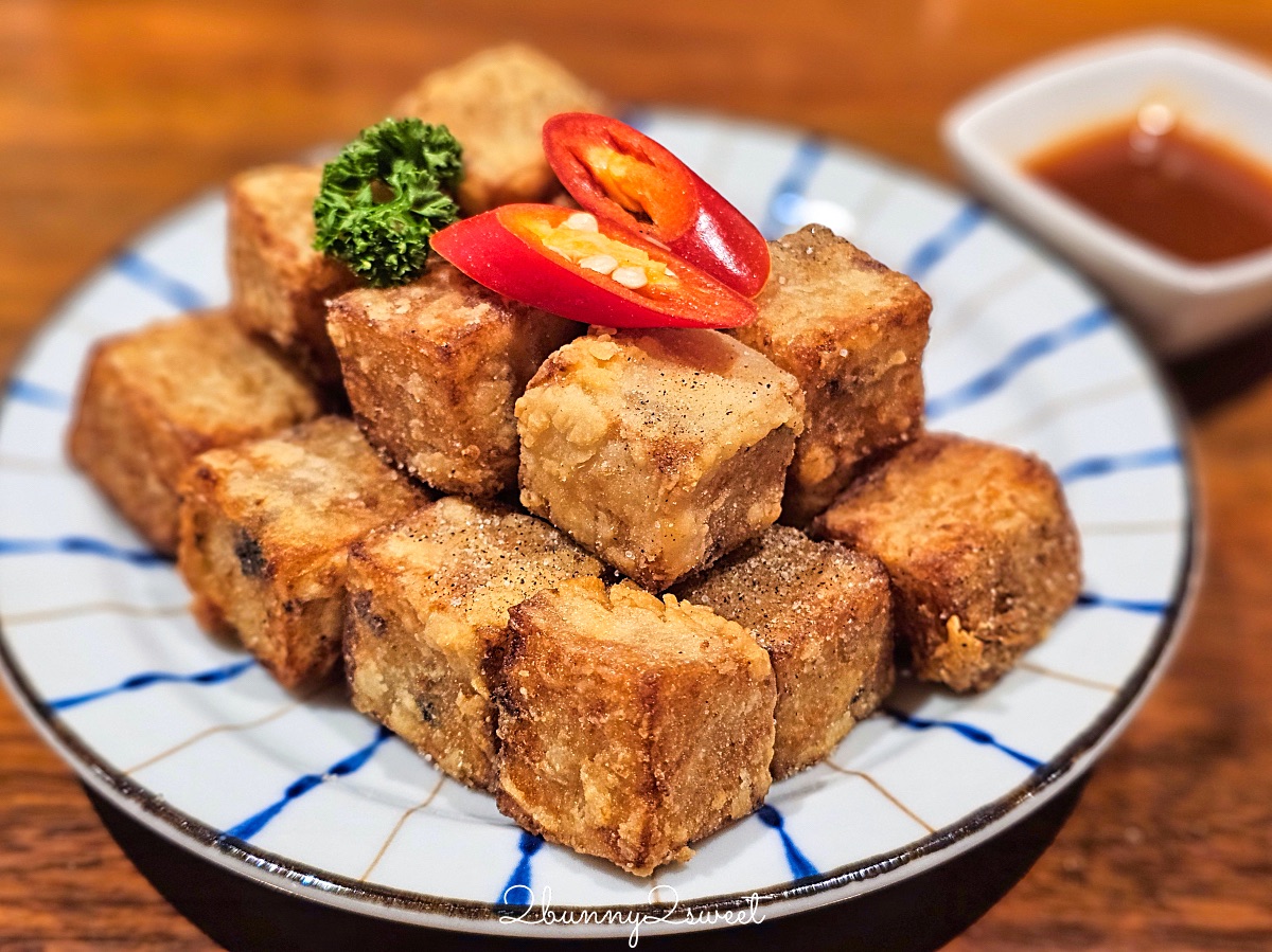 小巨蛋美食「十二月 粥品 茶飲 私房菜」黃仁勳也愛的豪華版清粥小菜餐廳，喝茶聊天吃宵夜好地方 @兔兒毛毛姊妹花