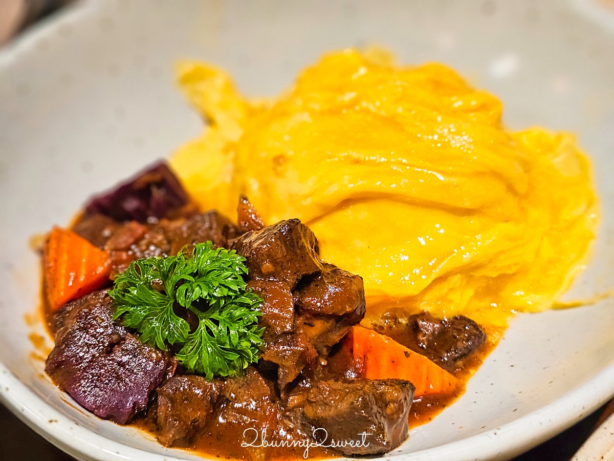 曼谷美食【Kub Kao Kub Pla】泰式料理排隊名店，BTS Chit Lom奇隆站Central World美食 @兔兒毛毛姊妹花