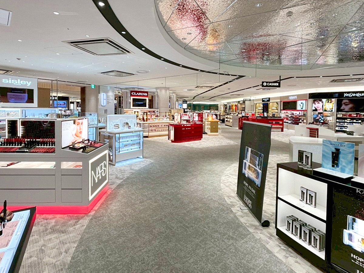 九州福岡購物「福岡機場免稅店」2025盛大改裝重新開幕!! 必逛重點 / 95折優惠券分享 @兔兒毛毛姊妹花