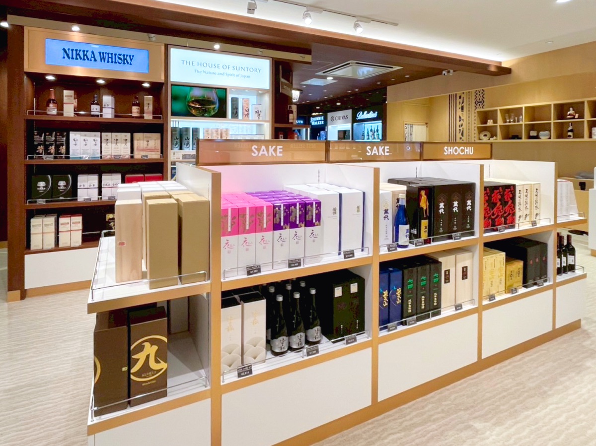 九州福岡購物「福岡機場免稅店」2025盛大改裝重新開幕!! 必逛重點 / 95折優惠券分享 @兔兒毛毛姊妹花