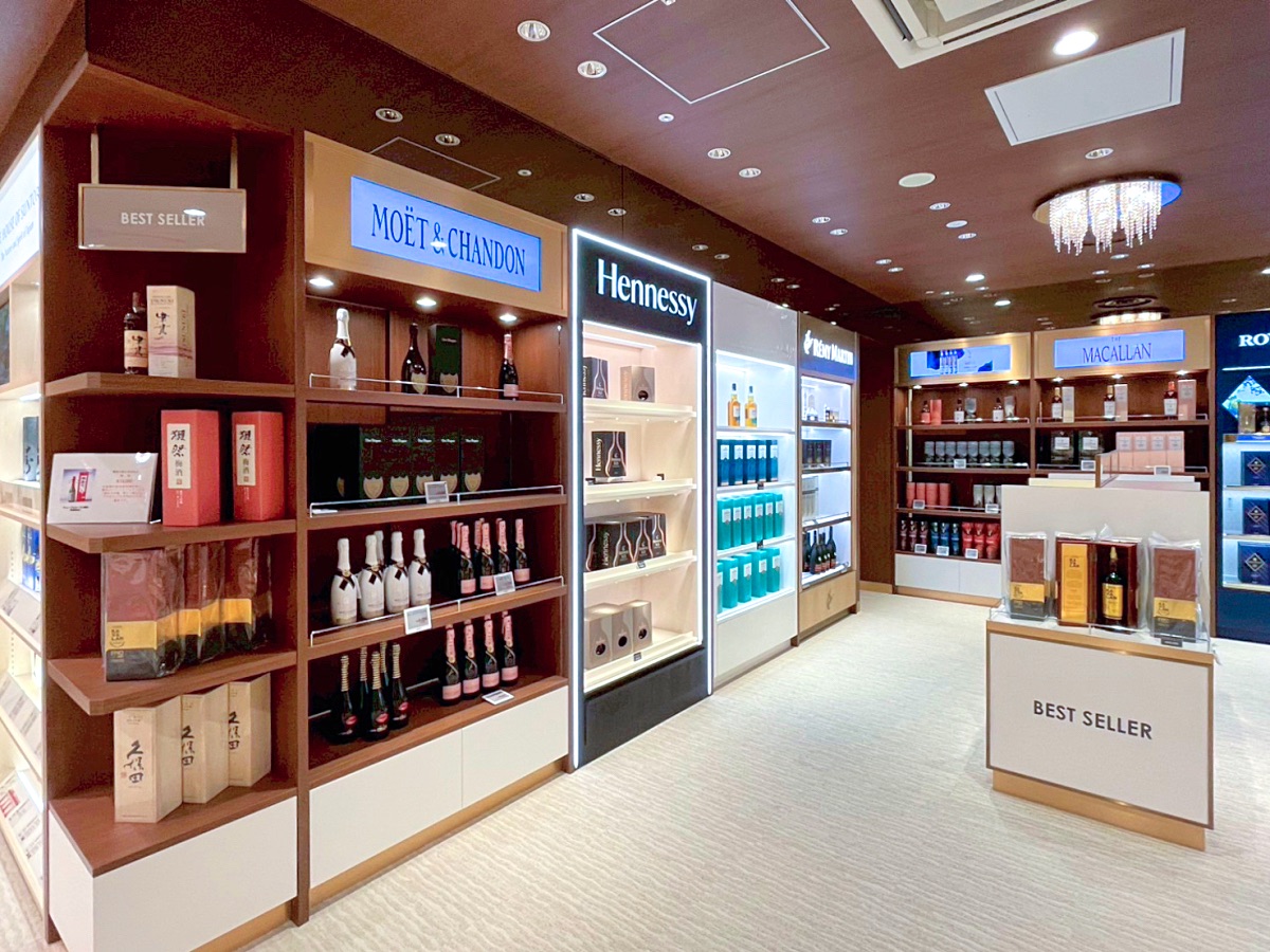 九州福岡購物「福岡機場免稅店」2025盛大改裝重新開幕!! 必逛重點 / 95折優惠券分享 @兔兒毛毛姊妹花
