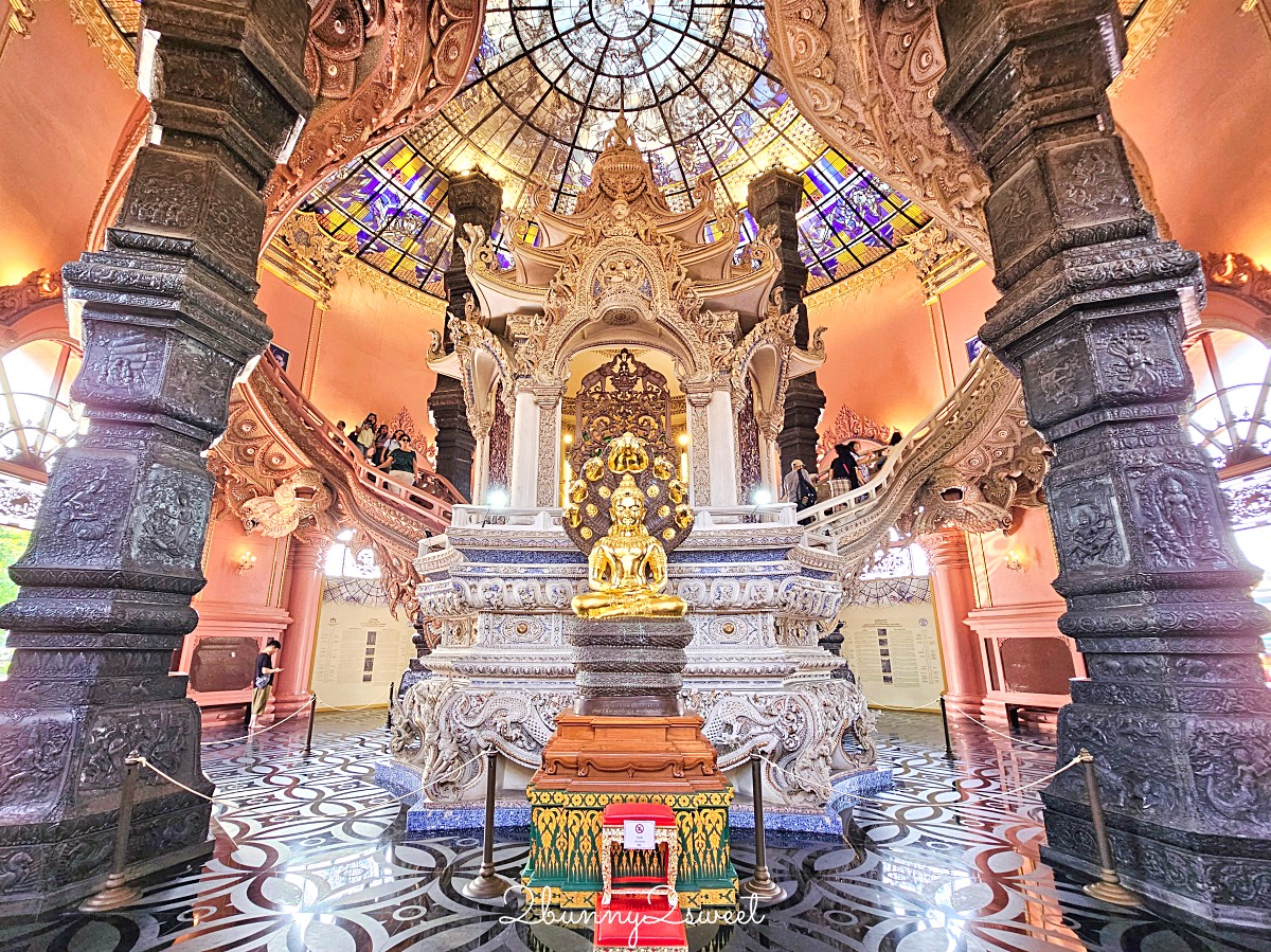 曼谷景點「三頭象神博物館 Erawan Museum」夢幻好拍粉紅寺廟，拍泰服網美照熱門景點 @兔兒毛毛姊妹花