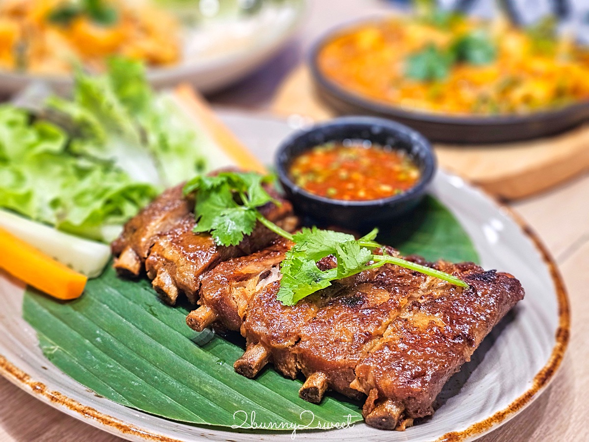 曼谷美食「Peppery Thai Bistro」河濱碼頭夜市必吃泰式海鮮餐廳 吹冷氣吃咖哩蟹超滿足 @兔兒毛毛姊妹花