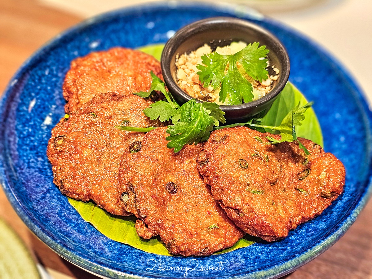 曼谷美食「Peppery Thai Bistro」河濱碼頭夜市必吃泰式海鮮餐廳 吹冷氣吃咖哩蟹超滿足 @兔兒毛毛姊妹花
