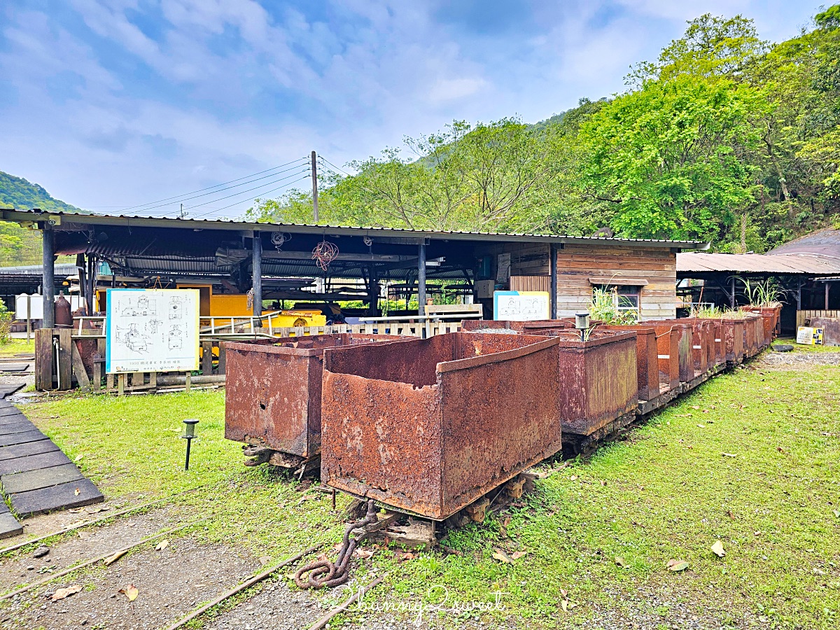平溪景點「新平溪煤礦博物園區」搭乘採礦小火車深入礦坑採煤去!! 十分老街順遊景點 @兔兒毛毛姊妹花