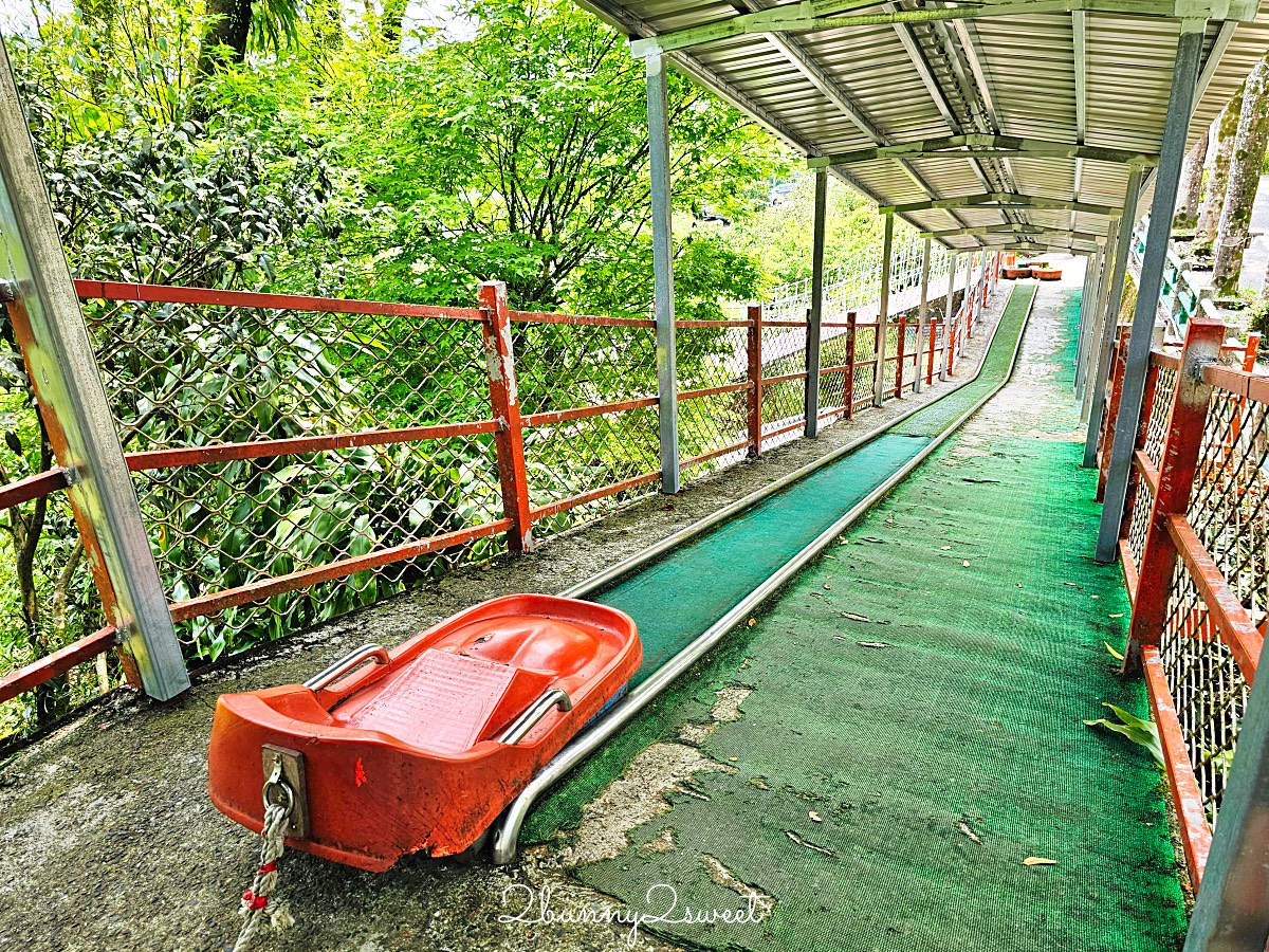 平溪景點「河灣渡假村」十分瀑布旁的體能挑戰樂園，無動力遊具、空中腳踏車太好玩 @兔兒毛毛姊妹花