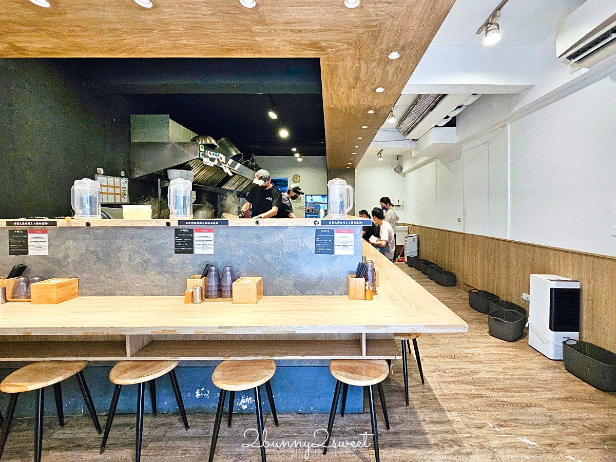 中山站美食「二屋牡蠣拉麵」赤峰街超濃郁牡蠣湯頭日式拉麵，無限加麵吃到飽太佛心 @兔兒毛毛姊妹花