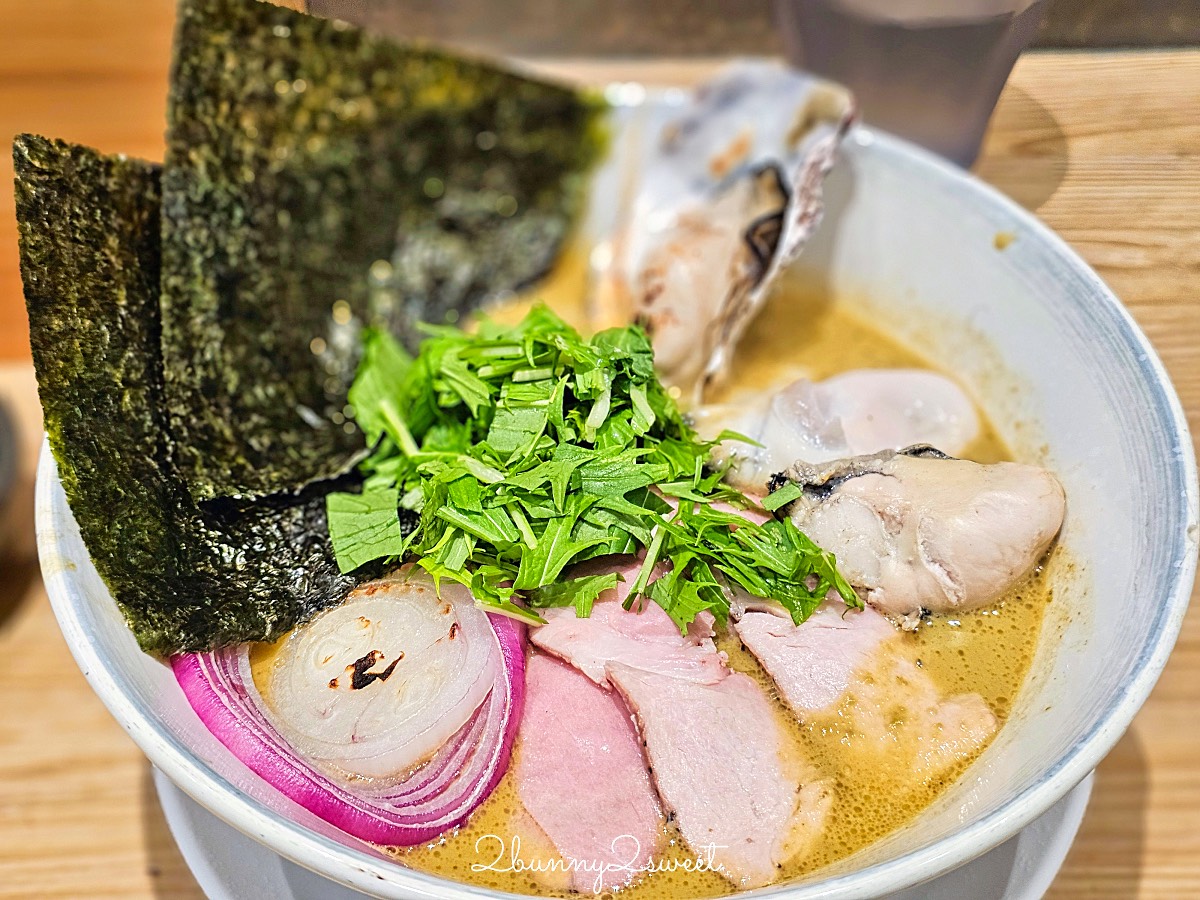 中山站美食「二屋牡蠣拉麵」赤峰街超濃郁牡蠣湯頭日式拉麵，無限加麵吃到飽太佛心 @兔兒毛毛姊妹花