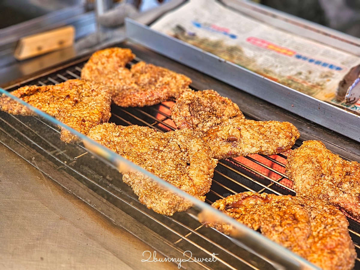 士林夜市美食推薦｜家鄉碳烤雞排士林店：炭香濃郁、獨門醬汁超涮嘴，劍潭站必吃排隊美食 @兔兒毛毛姊妹花