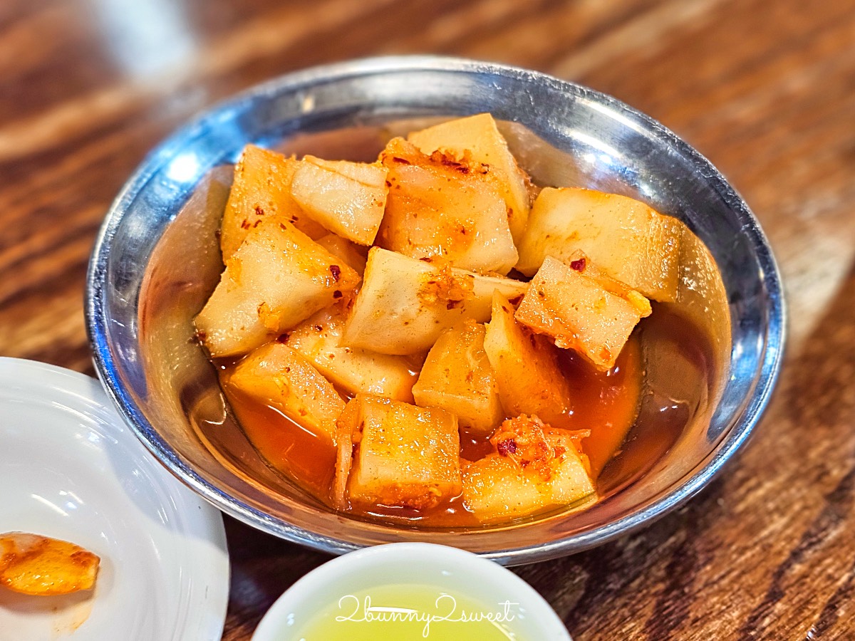 【首爾明洞美食】百濟蔘雞湯：50年老字號人蔘雞湯，遊韓必吃的補身聖品 @兔兒毛毛姊妹花