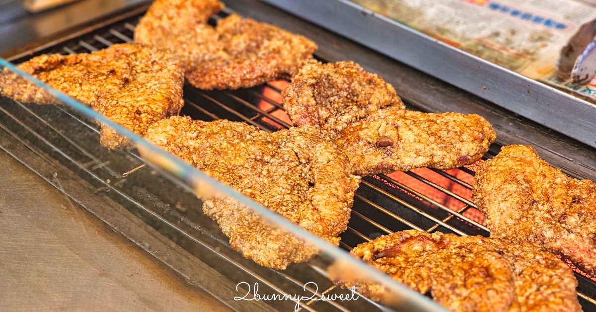 士林夜市美食推薦｜家鄉碳烤雞排士林店：炭香濃郁、獨門醬汁超涮嘴，劍潭站必吃排隊美食 @兔兒毛毛姊妹花