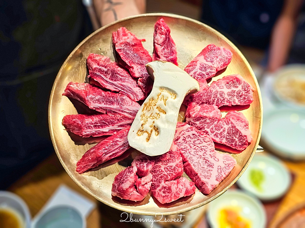 首爾美食｜王妃家明洞總店：韓式烤肉、韓牛必吃名店，歐巴桌邊代烤服務超貼心 @兔兒毛毛姊妹花