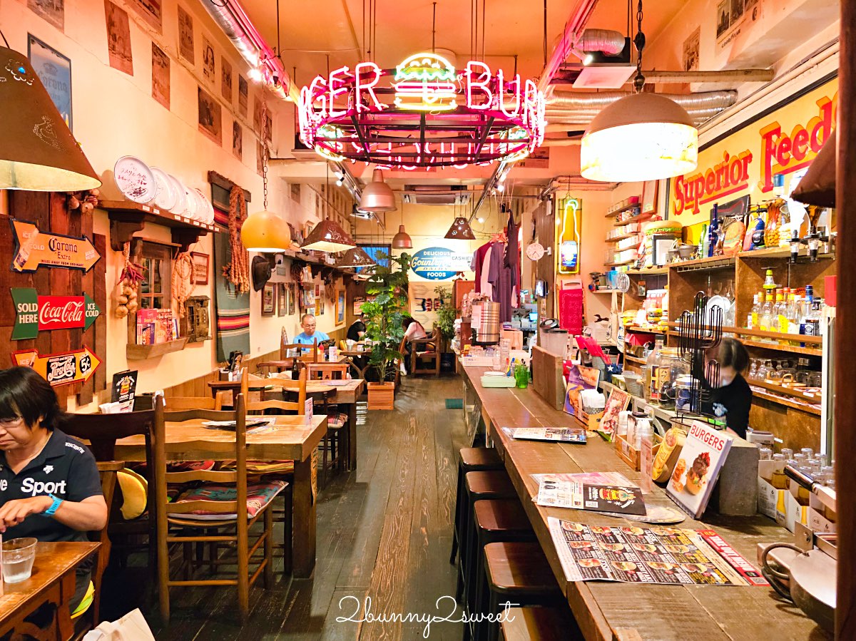 沖繩國際通【Sand&#8217;s Diner】霓虹復古美式氛圍美墨漢堡餐廳，苦瓜漢堡、塔可飯必吃 @兔兒毛毛姊妹花