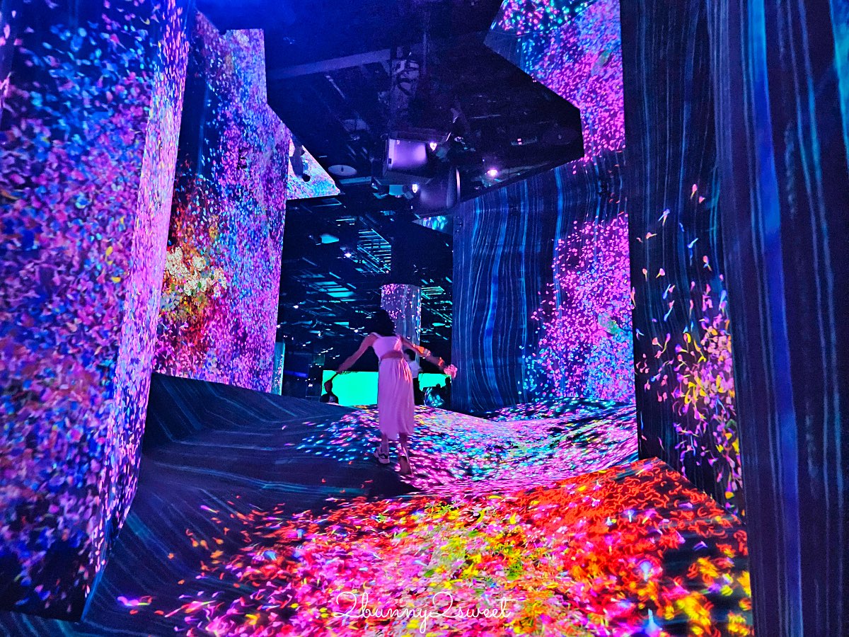 沖繩【沖繩 teamLab 未來園】沉浸式光影藝術親子樂園、雨天也能玩的室內景點 @兔兒毛毛姊妹花
