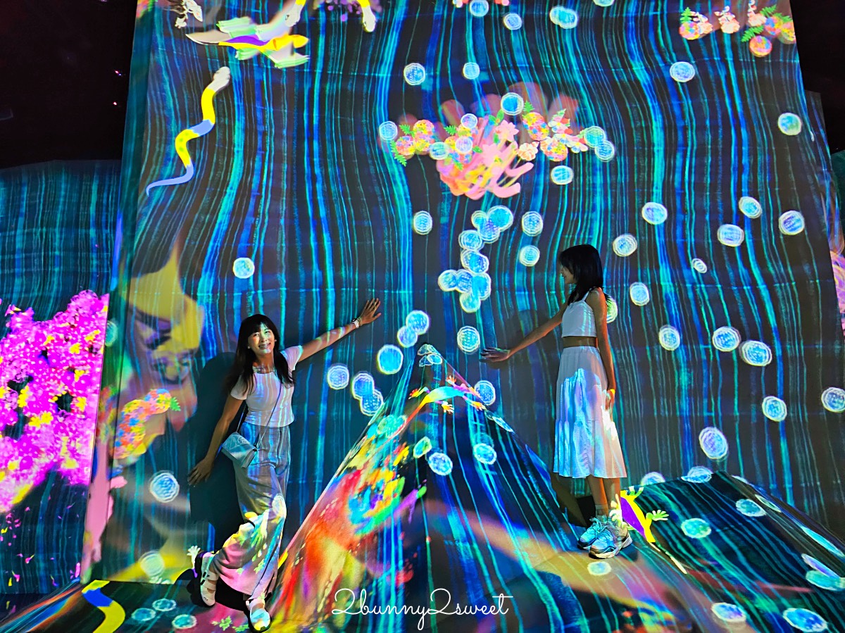 沖繩【沖繩 teamLab 未來園】沉浸式光影藝術親子樂園、雨天也能玩的室內景點 @兔兒毛毛姊妹花