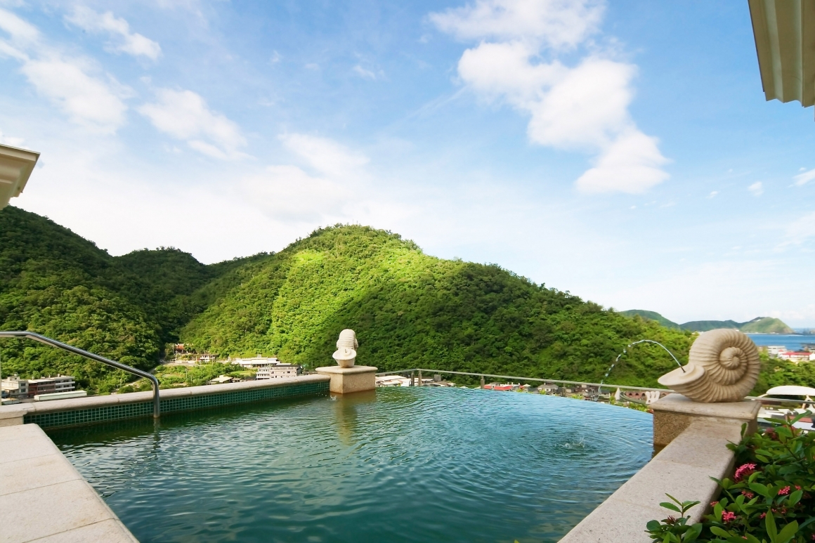 【瓏山林蘇澳冷熱泉渡假飯店】宜蘭蘇澳溫泉飯店，冷泉溫泉一次擁有，24小時住好玩滿 @兔兒毛毛姊妹花