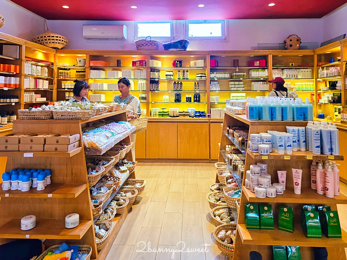 【摩洛哥伴手禮】APIA 必買阿甘油保養品牌＋咖啡餐廳實訪！菲斯往舍夫沙萬途中最舒服休息站 @兔兒毛毛姊妹花