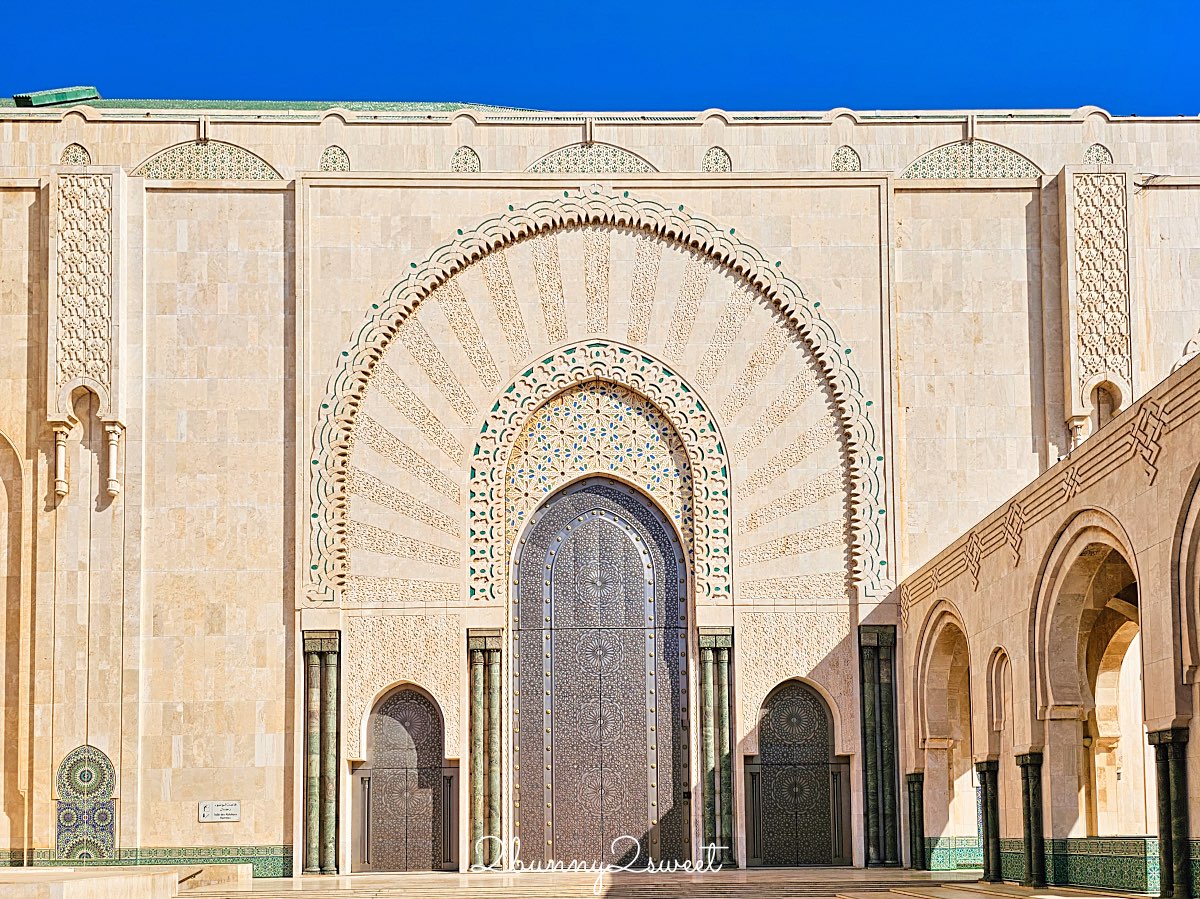 摩洛哥【哈桑二世清真寺 Hassan II Mosque】卡薩布蘭卡必訪壯麗海上清真寺 @兔兒毛毛姊妹花