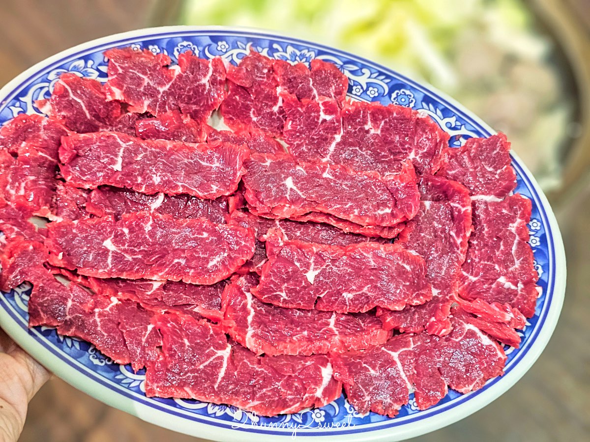 【牛鼎牛肉火鍋】台北民生社區也有台南產地直送溫體牛！清甜湯頭、厚切牛肉超鮮嫩 @兔兒毛毛姊妹花