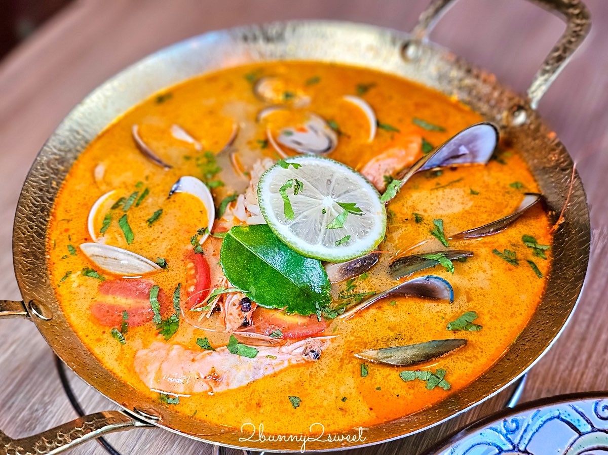 【ABV南洋餐酒館國館店】免出國吃正宗泰國菜配精釀啤酒，巨無霸火山排骨超霸氣 @兔兒毛毛姊妹花