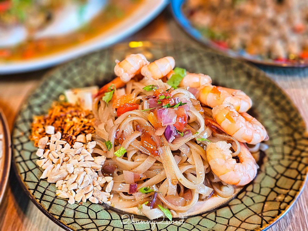 【ABV南洋餐酒館國館店】免出國吃正宗泰國菜配精釀啤酒，巨無霸火山排骨超霸氣 @兔兒毛毛姊妹花