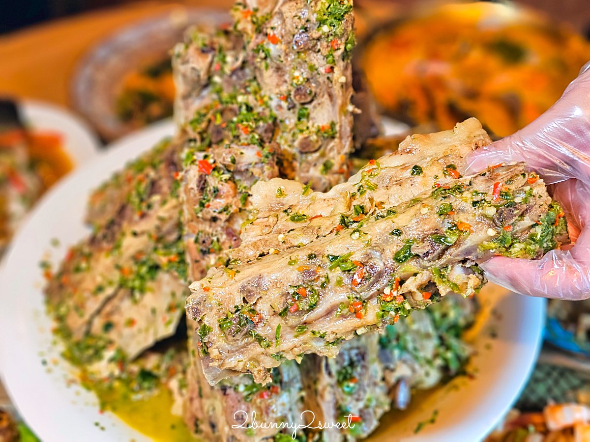 【ABV南洋餐酒館國館店】免出國吃正宗泰國菜配精釀啤酒，巨無霸火山排骨超霸氣 @兔兒毛毛姊妹花