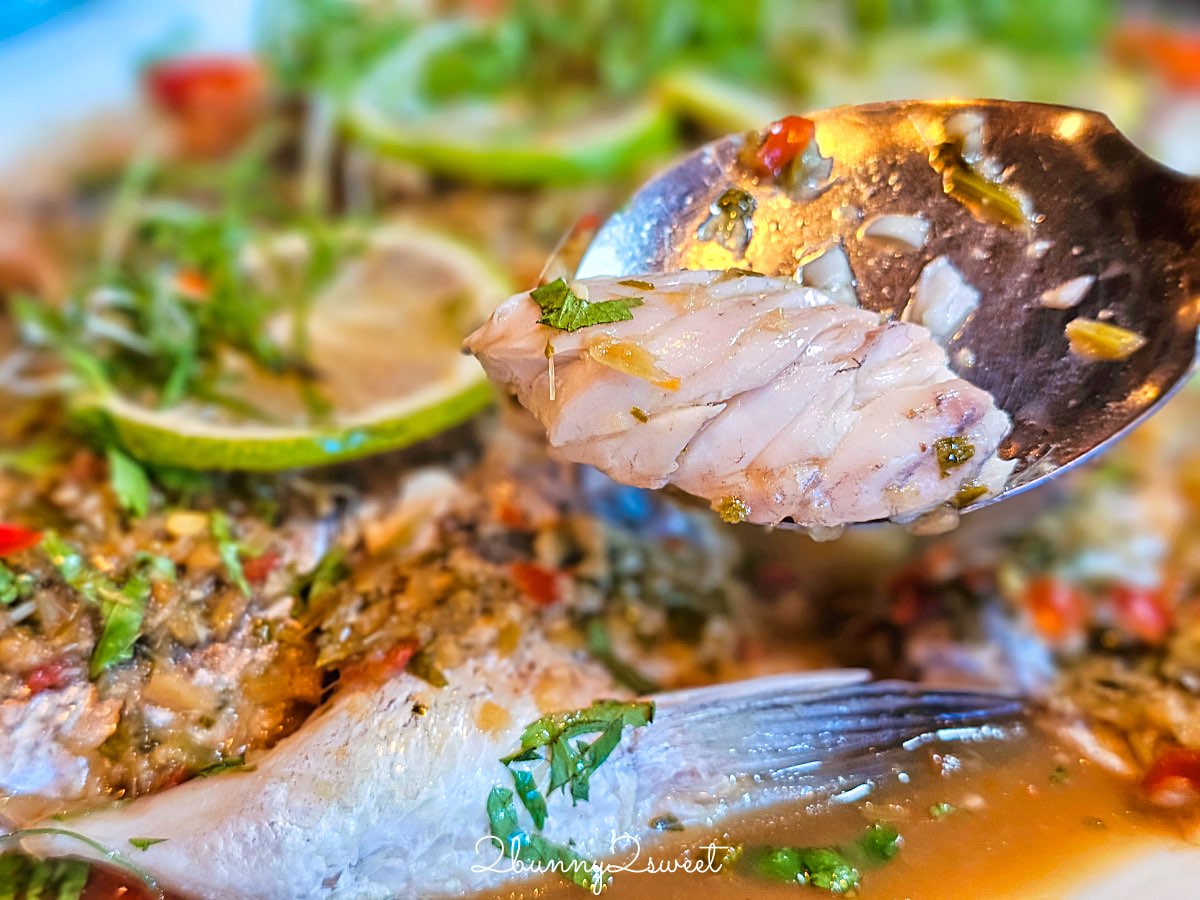 【ABV南洋餐酒館國館店】免出國吃正宗泰國菜配精釀啤酒，巨無霸火山排骨超霸氣 @兔兒毛毛姊妹花