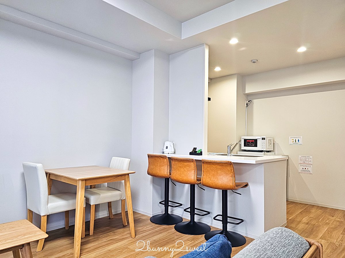 大阪全新開幕公寓式飯店【艾思利德酒店難波道頓堀東 ESLEAD HOTEL Namba Dotonbori East】大空間附廚房、洗衣機超便利！ @兔兒毛毛姊妹花