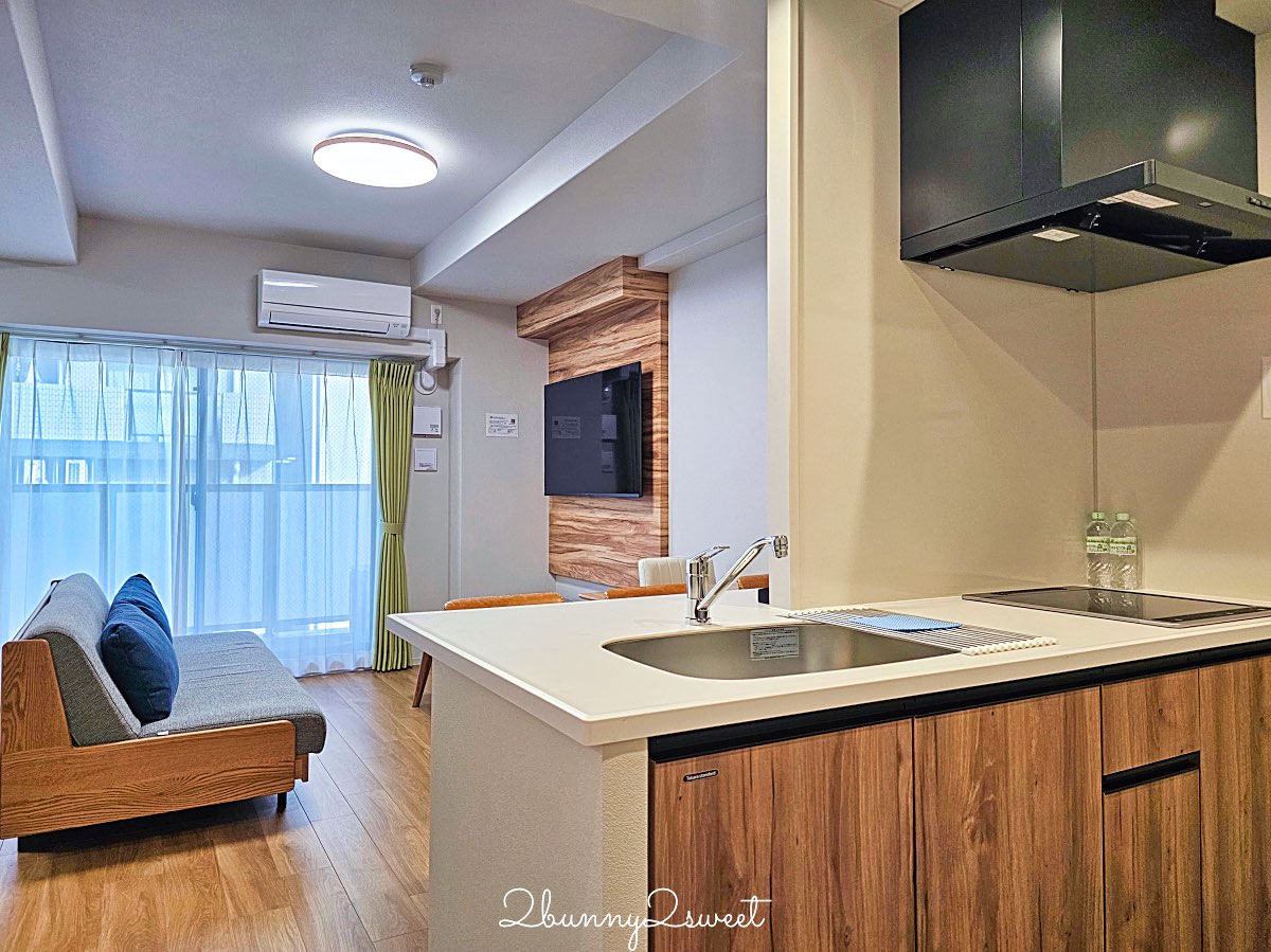 大阪全新開幕公寓式飯店【艾思利德酒店難波道頓堀東 ESLEAD HOTEL Namba Dotonbori East】大空間附廚房、洗衣機超便利！ @兔兒毛毛姊妹花