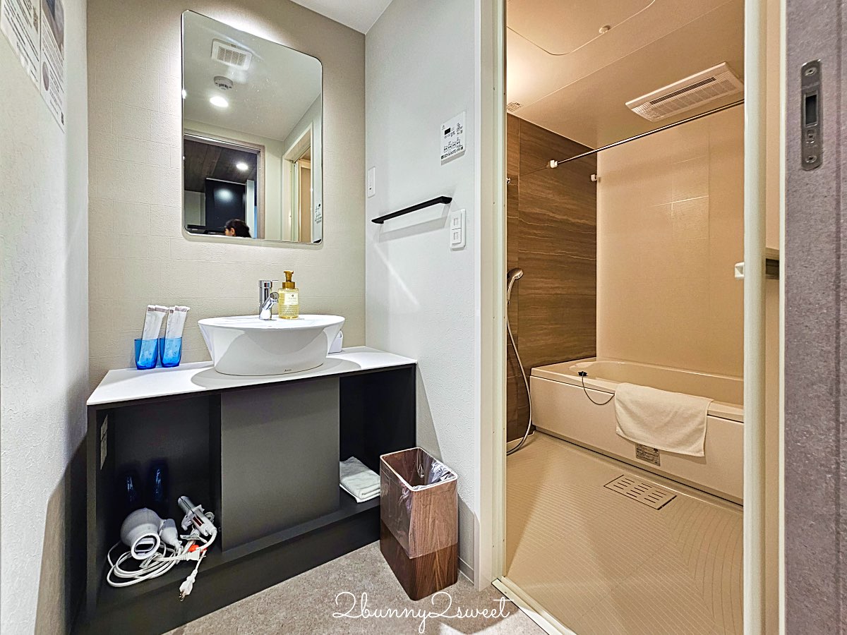 大阪全新開幕公寓式飯店【艾思利德酒店難波道頓堀東 ESLEAD HOTEL Namba Dotonbori East】大空間附廚房、洗衣機超便利！ @兔兒毛毛姊妹花