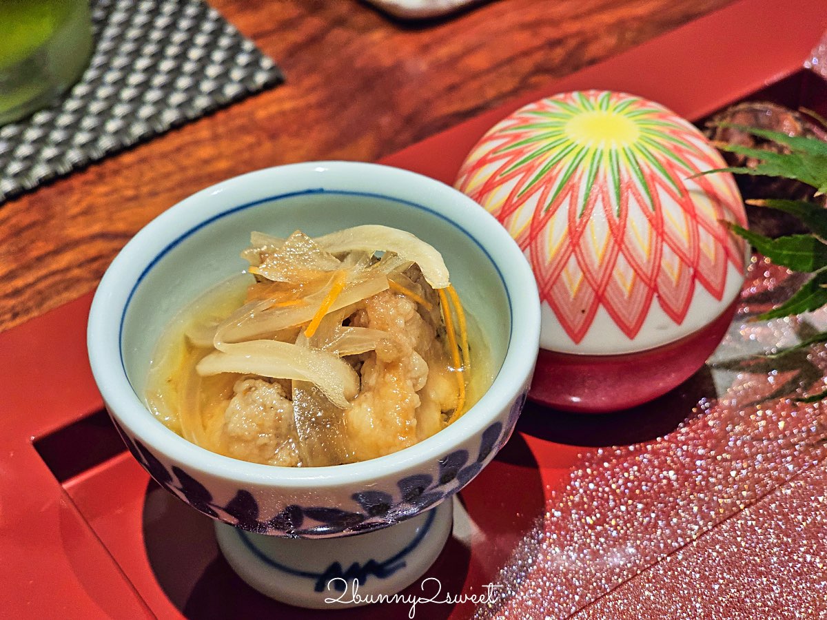 大阪美食【天婦羅天山】法善寺橫丁米其林等級天婦羅：現炸職人秀 × 嚴選旬味食材 × 二樓清酒吧 AWA 氛圍滿點！ @兔兒毛毛姊妹花