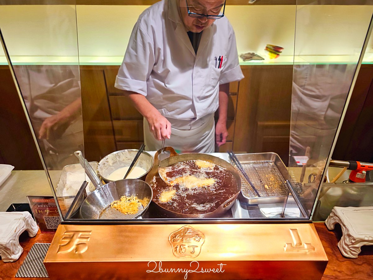 大阪美食【天婦羅天山】法善寺橫丁米其林等級天婦羅：現炸職人秀 × 嚴選旬味食材 × 二樓清酒吧 AWA 氛圍滿點！ @兔兒毛毛姊妹花