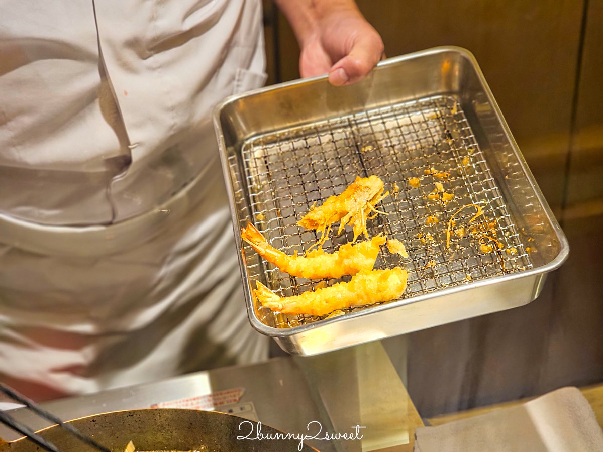 大阪美食【天婦羅天山】法善寺橫丁米其林等級天婦羅：現炸職人秀 × 嚴選旬味食材 × 二樓清酒吧 AWA 氛圍滿點！ @兔兒毛毛姊妹花