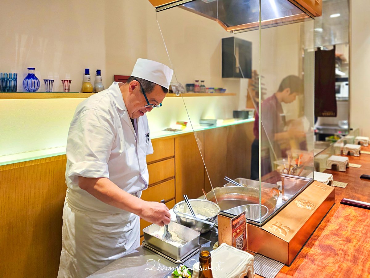 大阪美食【天婦羅天山】法善寺橫丁米其林等級天婦羅：現炸職人秀 × 嚴選旬味食材 × 二樓清酒吧 AWA 氛圍滿點！ @兔兒毛毛姊妹花