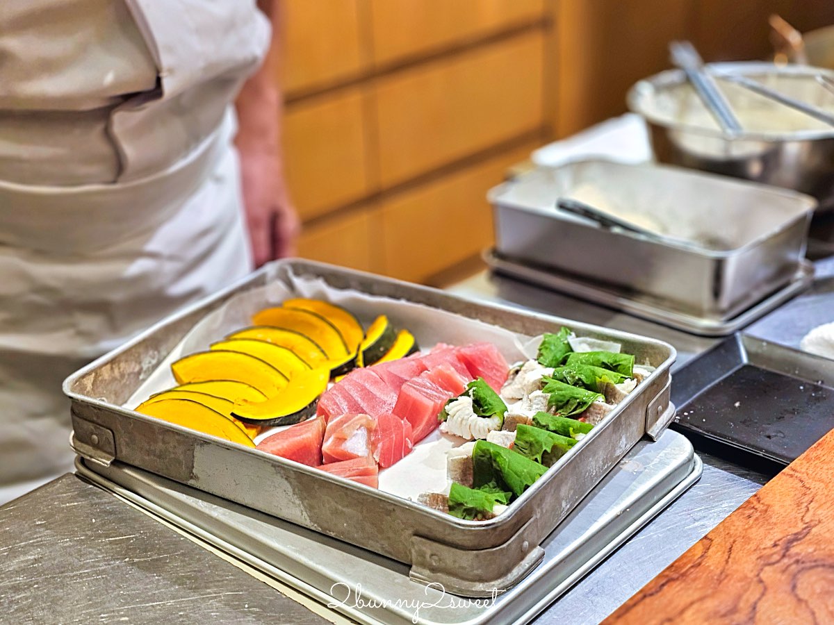 大阪美食【天婦羅天山】法善寺橫丁米其林等級天婦羅：現炸職人秀 × 嚴選旬味食材 × 二樓清酒吧 AWA 氛圍滿點！ @兔兒毛毛姊妹花