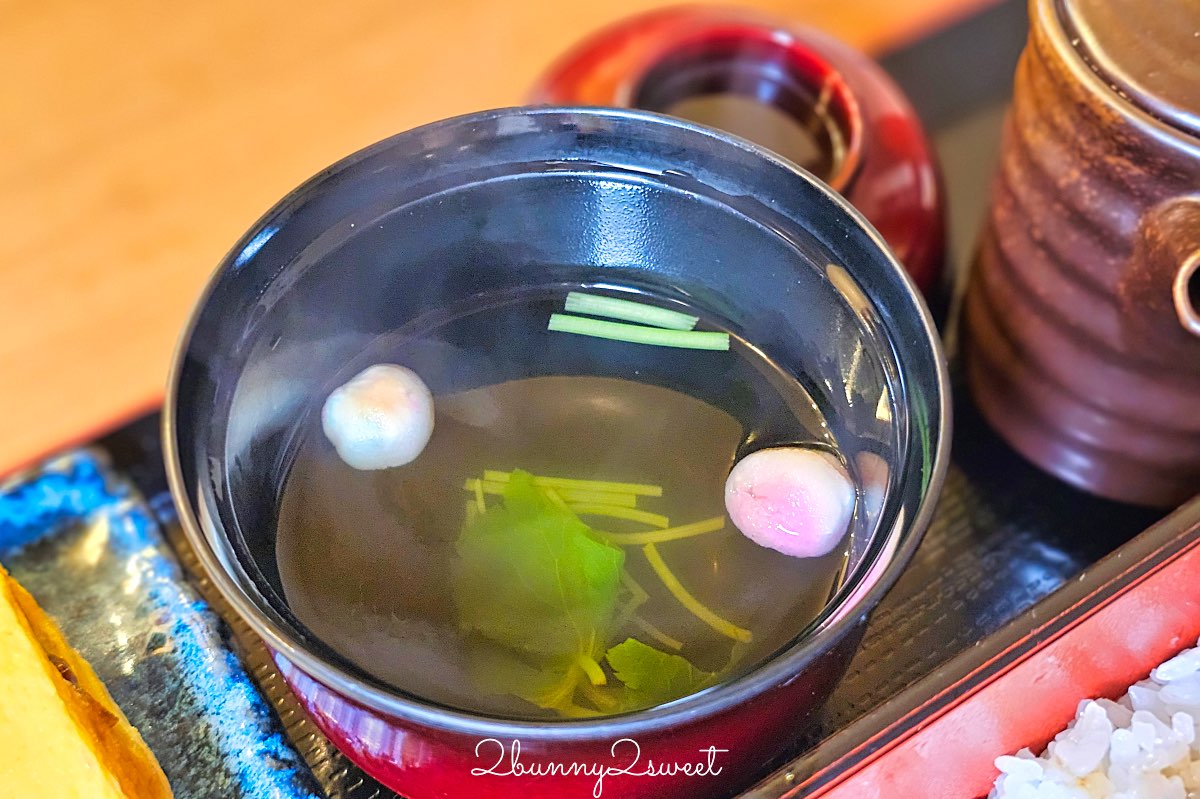 京都鰻魚飯【炭燒鰻 土井活鰻】伏見稻荷人氣炭火鰻魚名店！百年職人魂的炭香蒲燒鰻重 @兔兒毛毛姊妹花