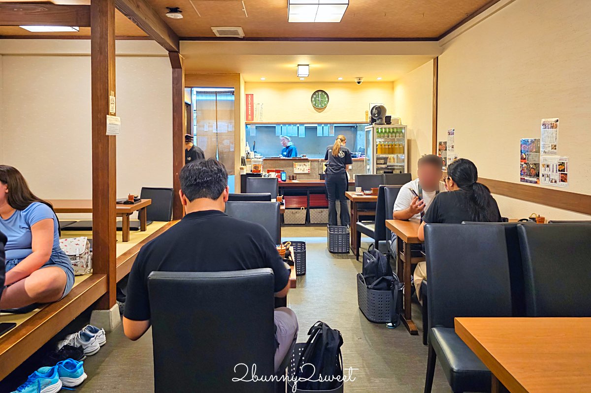 京都鰻魚飯【炭燒鰻 土井活鰻】伏見稻荷人氣炭火鰻魚名店！百年職人魂的炭香蒲燒鰻重 @兔兒毛毛姊妹花