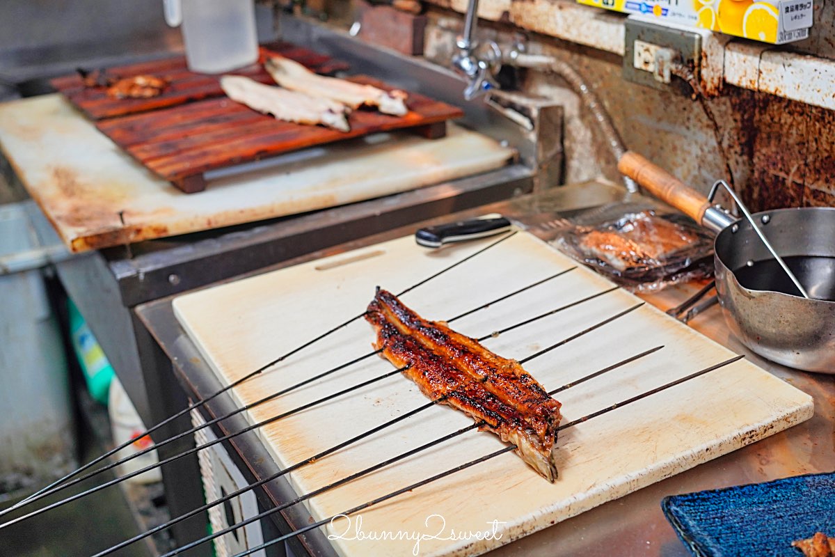 京都鰻魚飯【炭燒鰻 土井活鰻】伏見稻荷人氣炭火鰻魚名店！百年職人魂的炭香蒲燒鰻重 @兔兒毛毛姊妹花