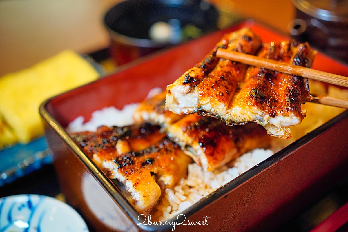 京都鰻魚飯【炭燒鰻 土井活鰻】伏見稻荷人氣炭火鰻魚名店！百年職人魂的炭香蒲燒鰻重 @兔兒毛毛姊妹花