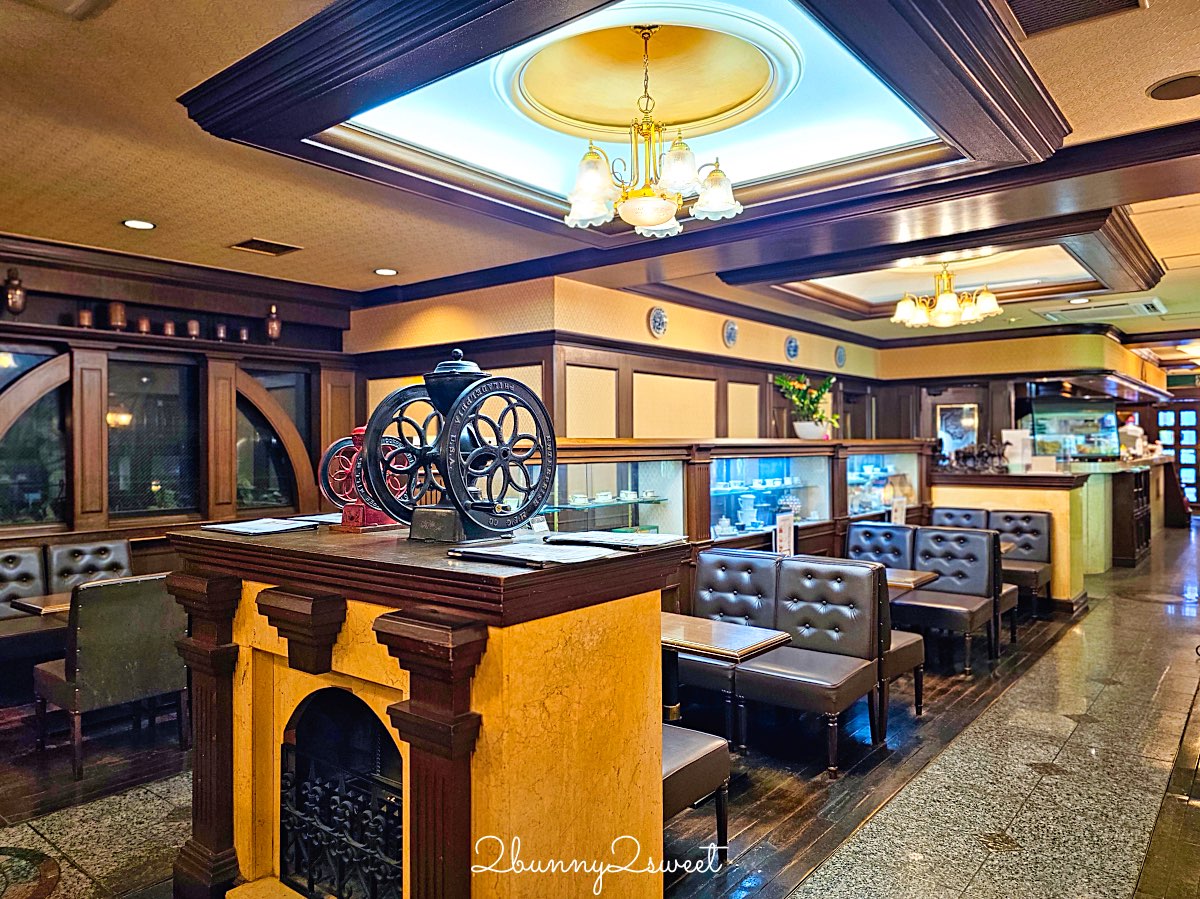 大阪美食【丸福珈琲店】昭和復古咖啡廳!香氣濃郁的深焙咖啡、厚蛋三明治與銅板鬆餅超經典 @兔兒毛毛姊妹花 大阪美食【丸福珈琲店】昭和復古咖啡廳!香氣濃郁的深焙咖啡、厚蛋三明治與銅板鬆餅超經典 @兔兒毛毛姊妹花