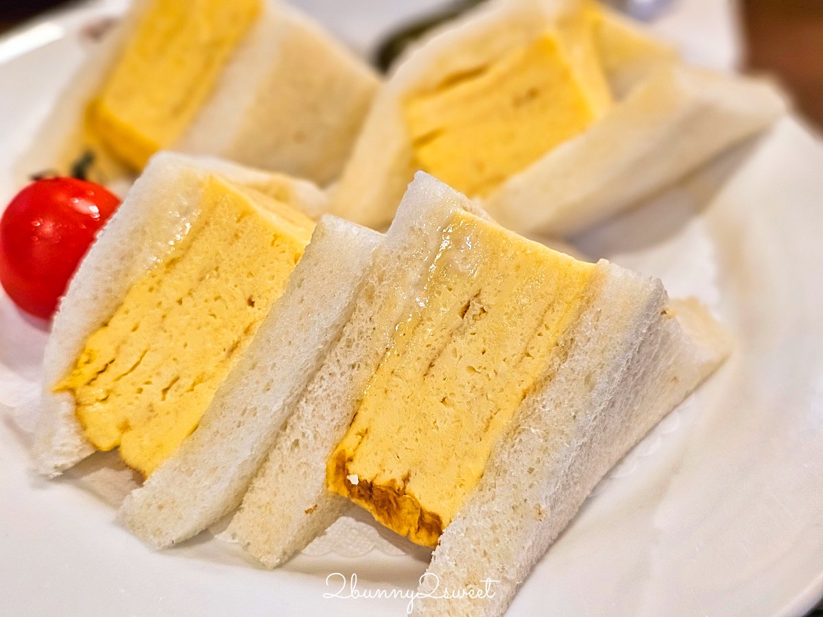 大阪美食【丸福珈琲店】昭和復古咖啡廳!香氣濃郁的深焙咖啡、厚蛋三明治與銅板鬆餅超經典 @兔兒毛毛姊妹花 大阪美食【丸福珈琲店】昭和復古咖啡廳!香氣濃郁的深焙咖啡、厚蛋三明治與銅板鬆餅超經典 @兔兒毛毛姊妹花