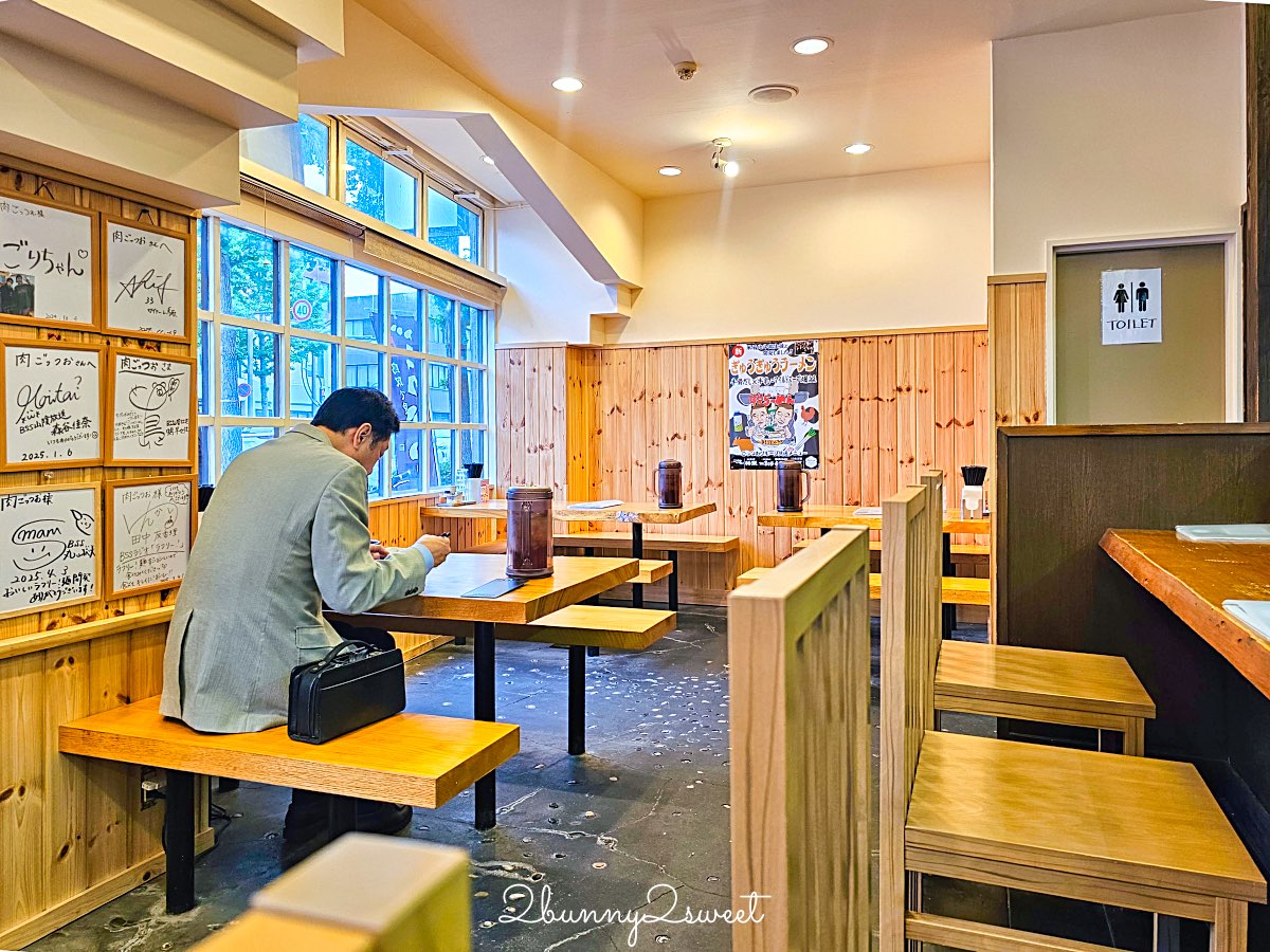 【Niku Gottsuo Ramen】鳥取米子牛骨拉麵名店：必吃濃郁湯頭，肉量爆棚的超滿足系拉麵！ @兔兒毛毛姊妹花