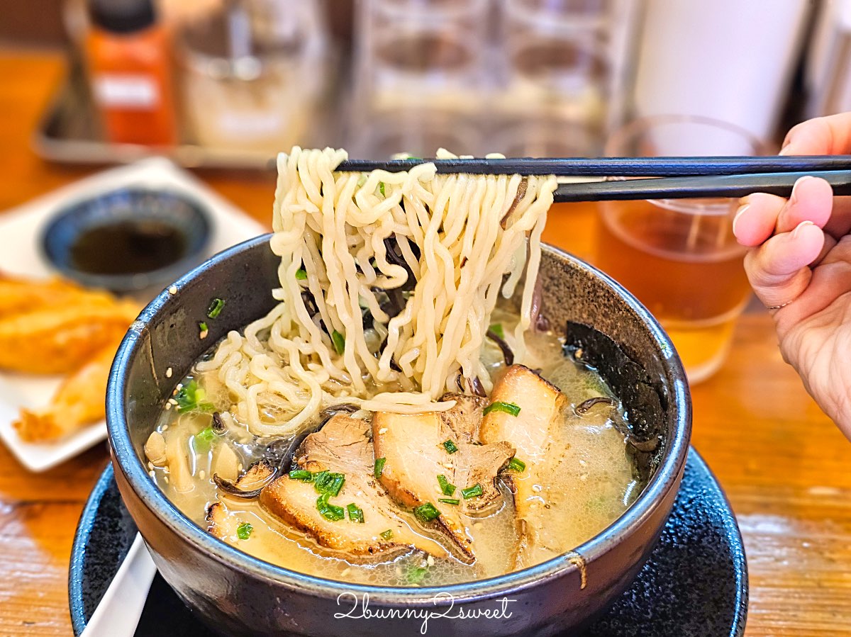 【Niku Gottsuo Ramen】鳥取米子牛骨拉麵名店：必吃濃郁湯頭，肉量爆棚的超滿足系拉麵！ @兔兒毛毛姊妹花