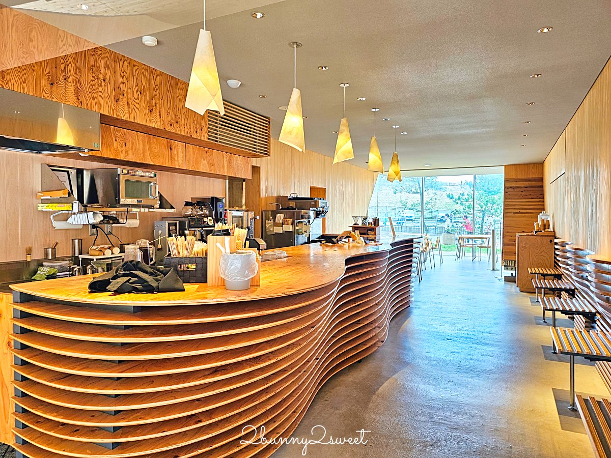 【Takahama Café 高濱咖啡】隈研吾操刀木質系咖啡館！面對鳥取砂丘絕美露台太好拍 @兔兒毛毛姊妹花
