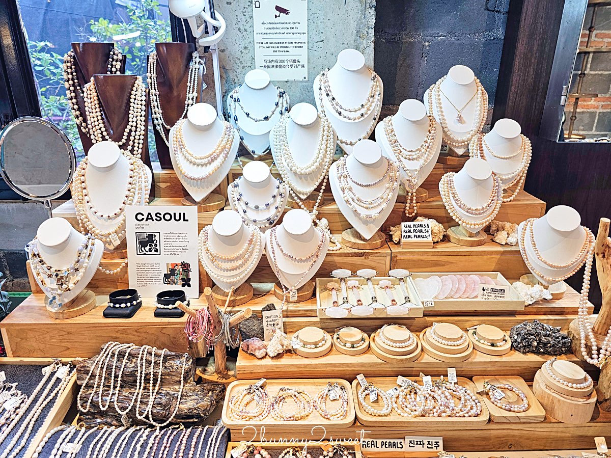 【One Nimman】清邁最美文青商場～在地設計品牌、香氛選物、貓咪咖啡、米其林餐廳一次逛透！ @兔兒毛毛姊妹花