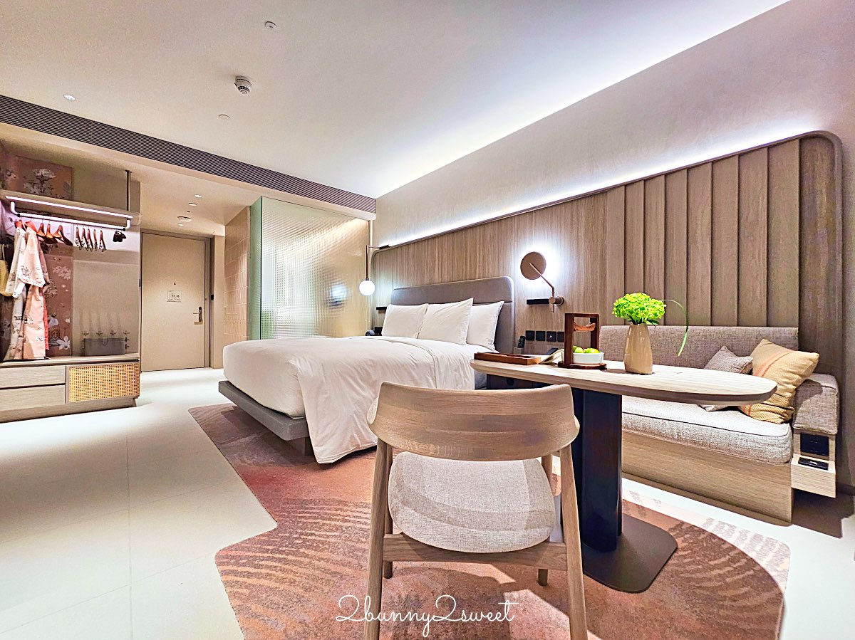 曼谷【KROMO Bangkok Curio Collection by Hilton】粉紅夢幻設計、絕美空中泳池、文青系早餐超驚艷! @兔兒毛毛姊妹花 曼谷【KROMO Bangkok Curio Collection by Hilton】粉紅夢幻設計、絕美空中泳池、文青系早餐超驚艷! @兔兒毛毛姊妹花