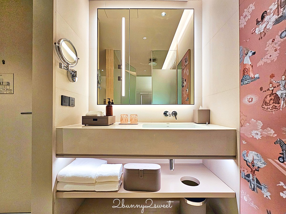 曼谷【KROMO Bangkok Curio Collection by Hilton】粉紅夢幻設計、絕美空中泳池、文青系早餐超驚艷! @兔兒毛毛姊妹花 曼谷【KROMO Bangkok Curio Collection by Hilton】粉紅夢幻設計、絕美空中泳池、文青系早餐超驚艷! @兔兒毛毛姊妹花