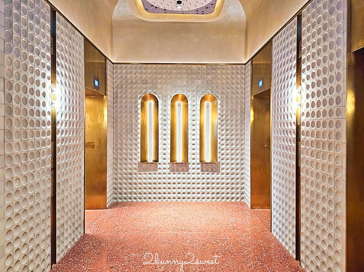 曼谷【KROMO Bangkok Curio Collection by Hilton】粉紅夢幻設計、絕美空中泳池、文青系早餐超驚艷! @兔兒毛毛姊妹花 曼谷【KROMO Bangkok Curio Collection by Hilton】粉紅夢幻設計、絕美空中泳池、文青系早餐超驚艷! @兔兒毛毛姊妹花